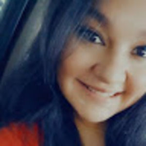 Meet your Posher, Yesenia